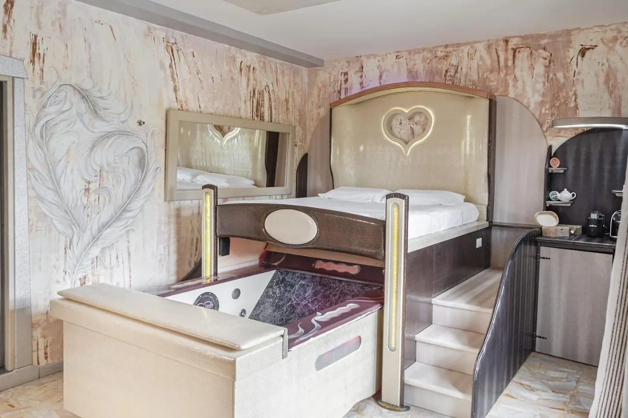 ***** Bed & Breakfast Spa B&B Roma D'Autore Il Nido D'Amore Italy